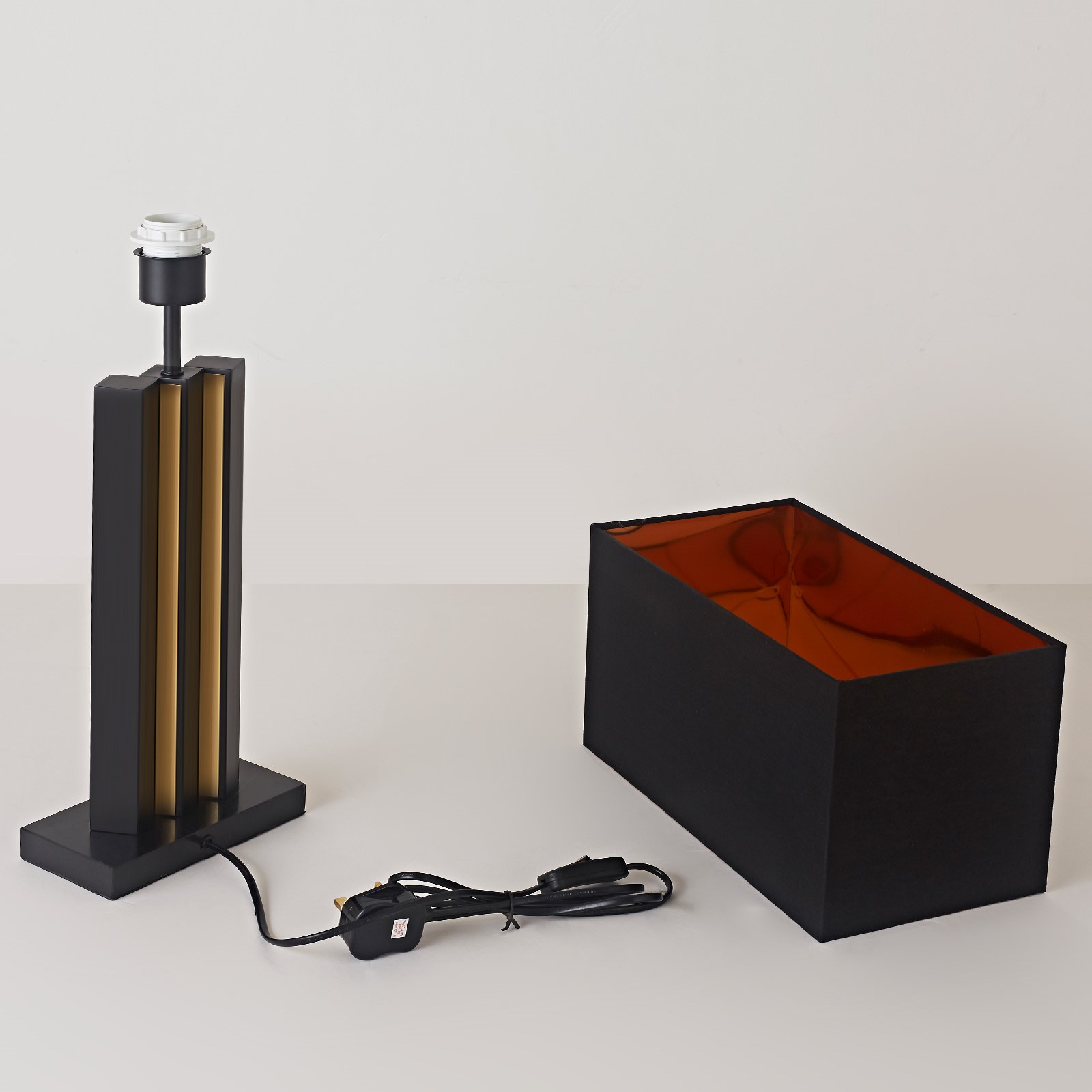 T108002 Lamp - Image 2
